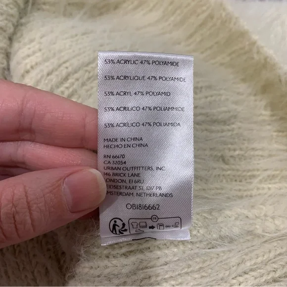 Urban Outfitters Kimchi Blue Priscilla Fuzzy Eyelash Knit Jumper Sweater Size M - Picture 8 of 10